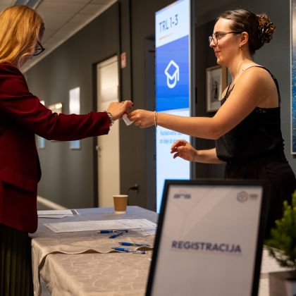 Na dogodku »Od potrjenega koncepta do prototipa in naprej« o povezovanju institucij znanja in gospodarstva