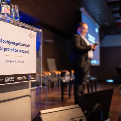 Na dogodku »Od potrjenega koncepta do prototipa in naprej« o povezovanju institucij znanja in gospodarstva