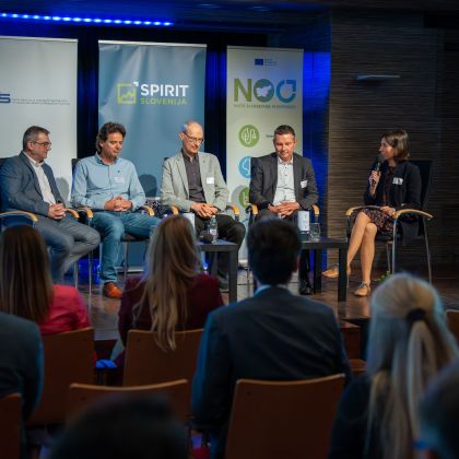 Na dogodku »Od potrjenega koncepta do prototipa in naprej« o povezovanju institucij znanja in gospodarstva