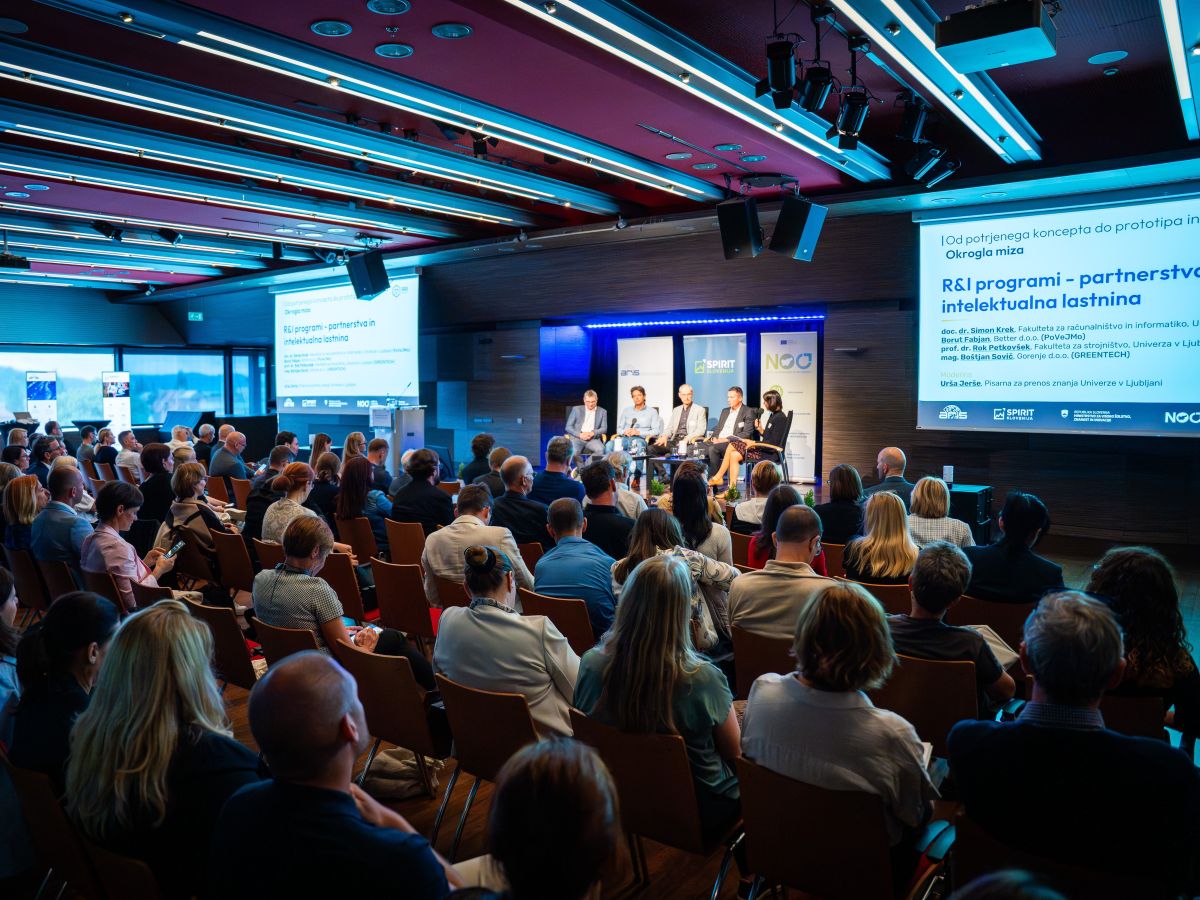 Na dogodku »Od potrjenega koncepta do prototipa in naprej« o povezovanju institucij znanja in gospodarstva